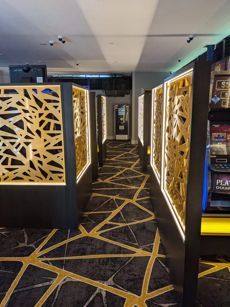 Screen Gaming room The Cabbage Tree Hotel 1_